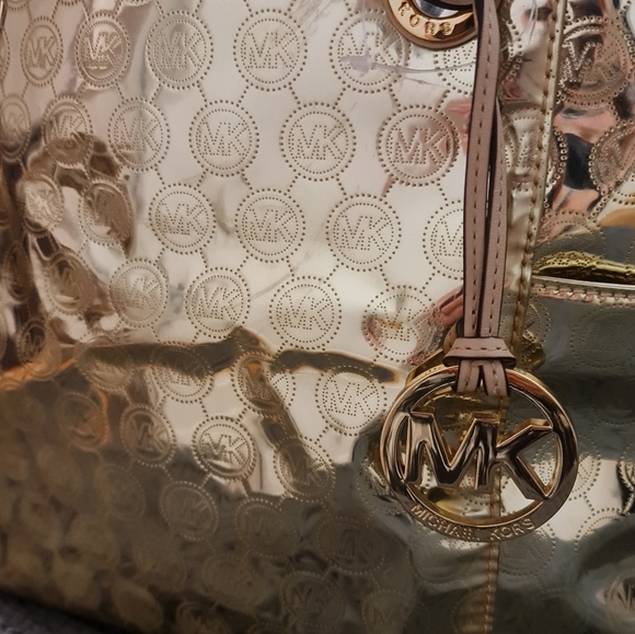 Michael Kors metallic gold bag - Picture 2 of 3